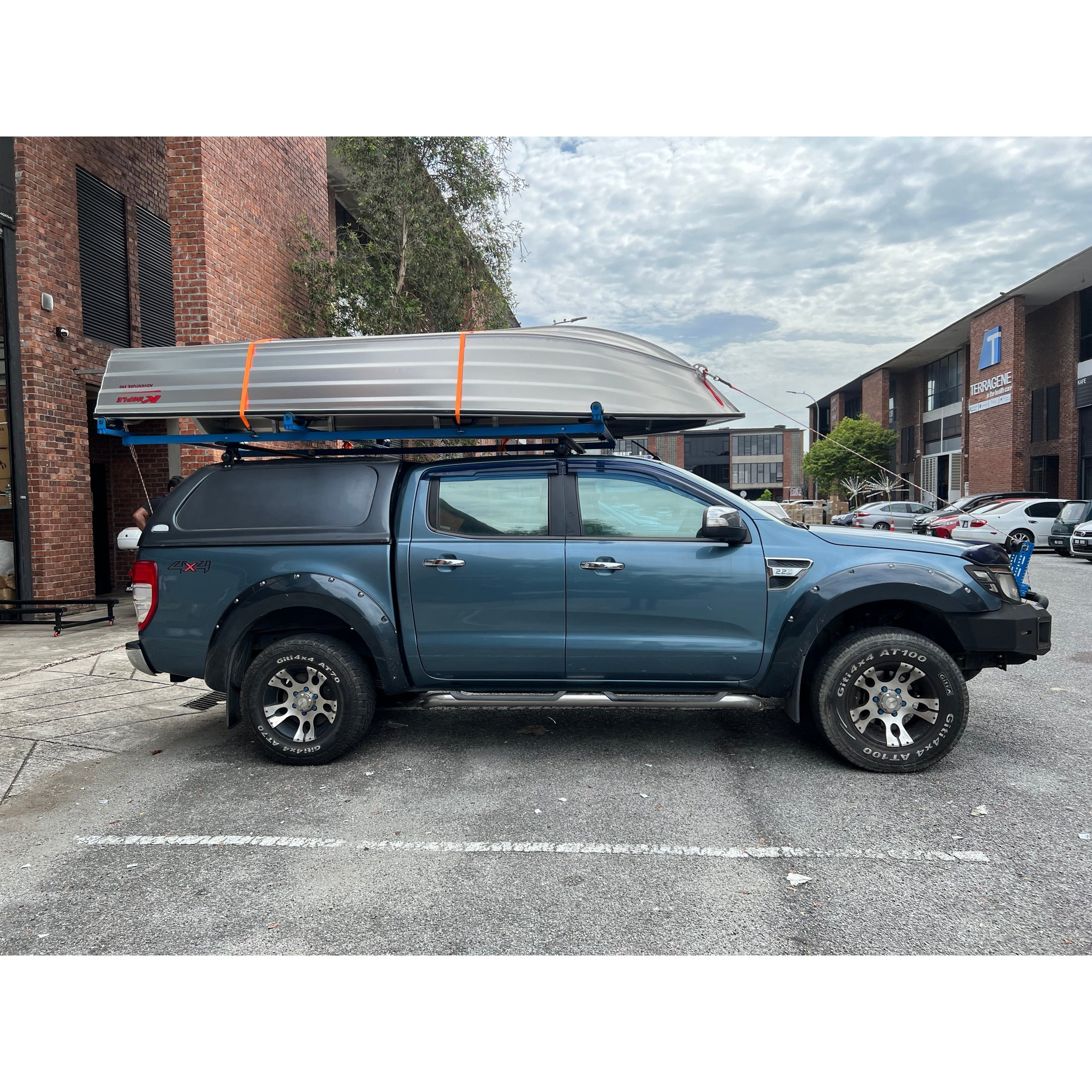 Kimple Adventure 390 - Boatyard Malaysia