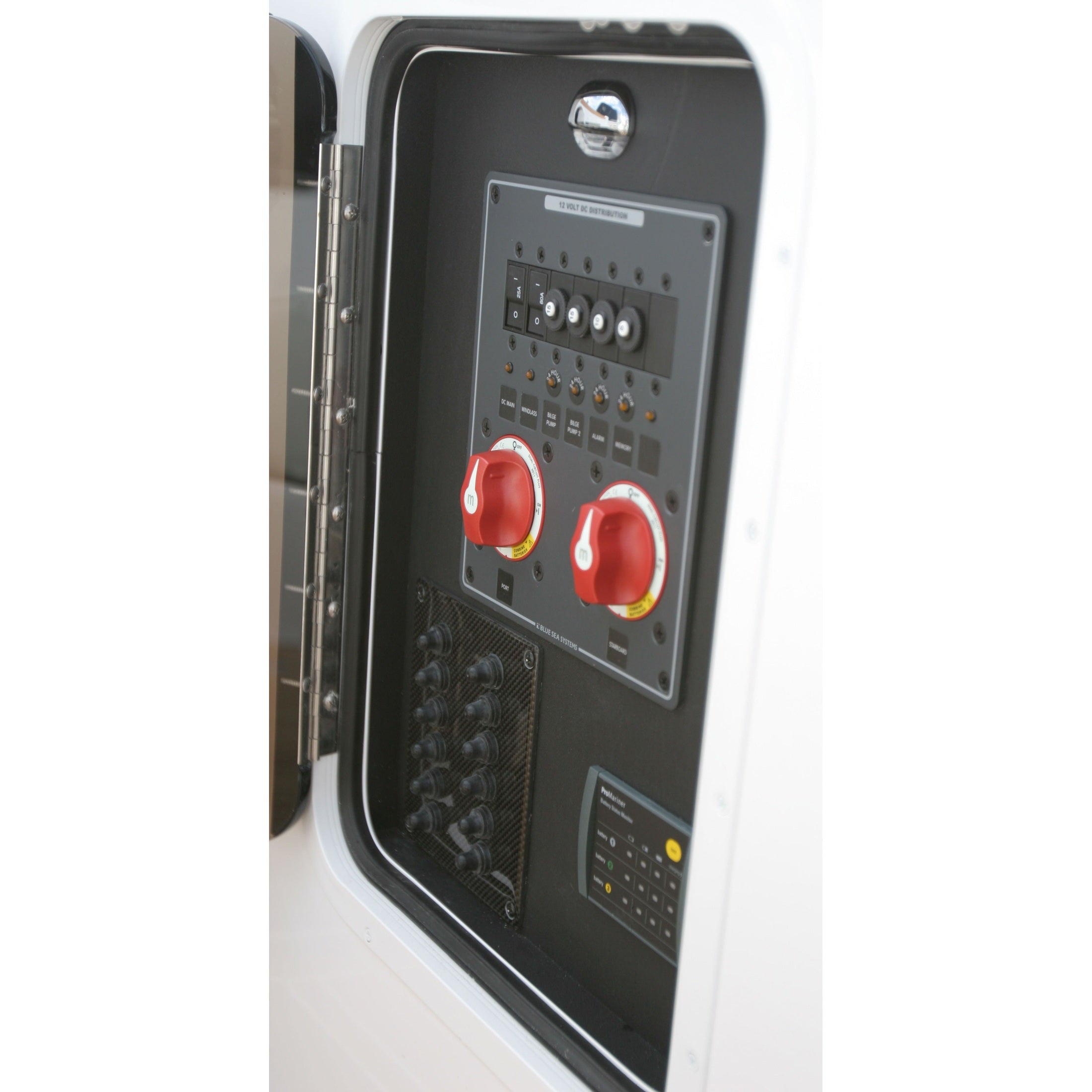 8689 PANEL DC BATTERY MANAGEMENT boatyardmalaysia