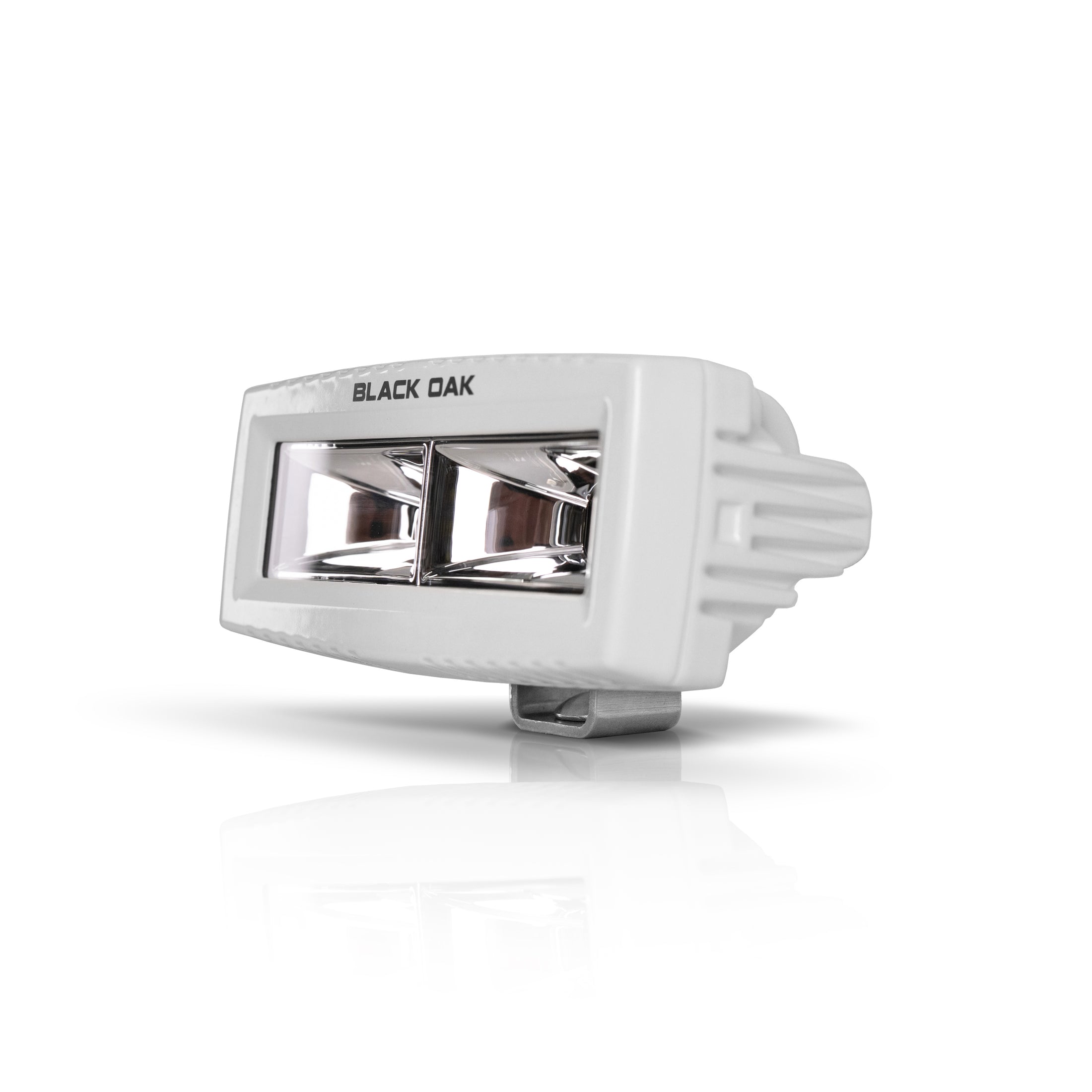 Black Oak Marine Spreader Scene White boatyardmalaysia